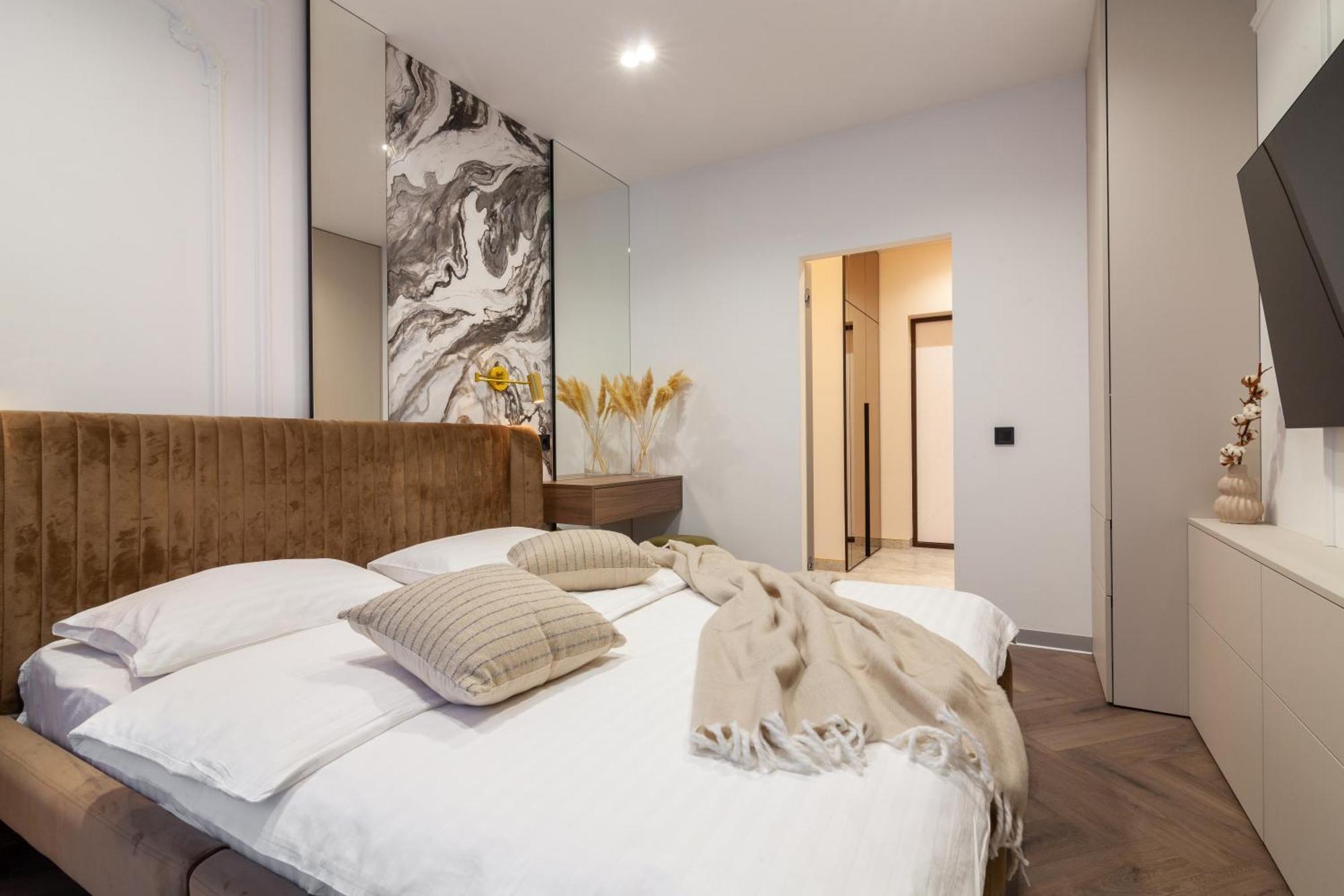 Apartment Shevchenko St.,New Building Lviv Buitenkant foto
